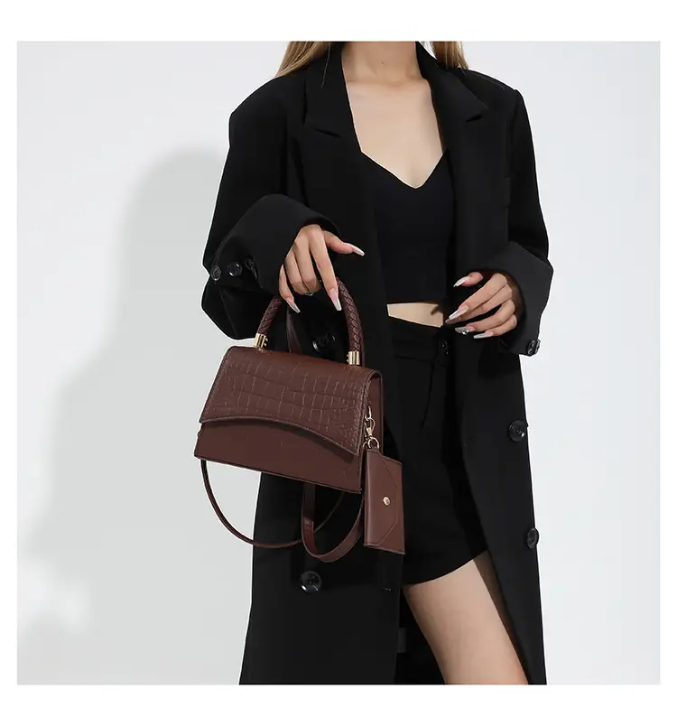 White Quilted Shoulder Bag for Women 2024 — feature 7