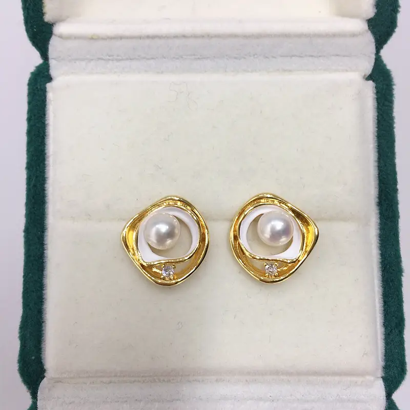 18K Gold Pearl Earrings for Women — feature 2