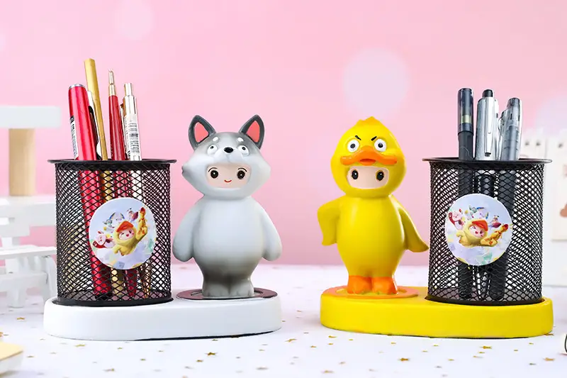 Cute LED Desk Pen Holder with Cute Bear Design — feature 2