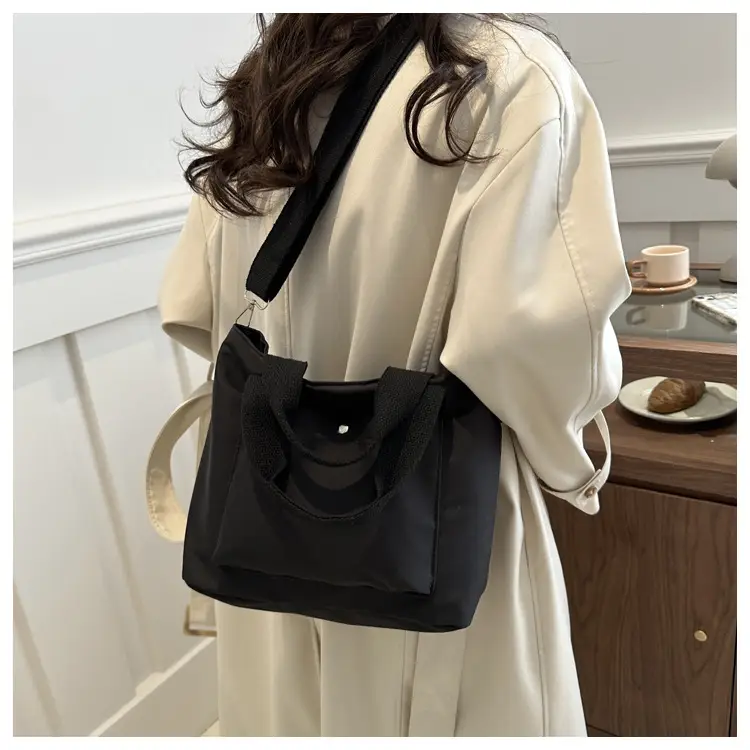Black Large Capacity Shoulder Messenger Bag 2024 — feature 17