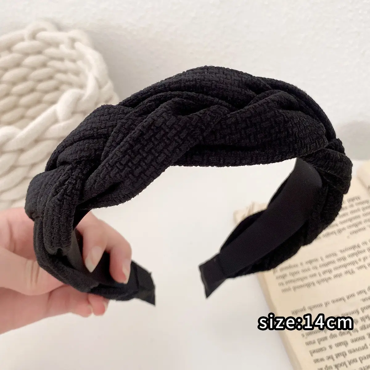 Black Crisp Crystal Wide Brim Hairpin for Women - Image 11