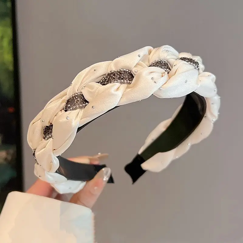 Black Crisp Crystal Wide Brim Hairpin for Women - Image 13