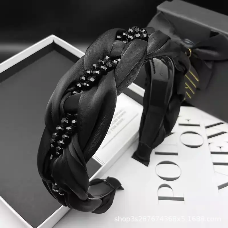Black Crisp Crystal Wide Brim Hairpin for Women - Image 3