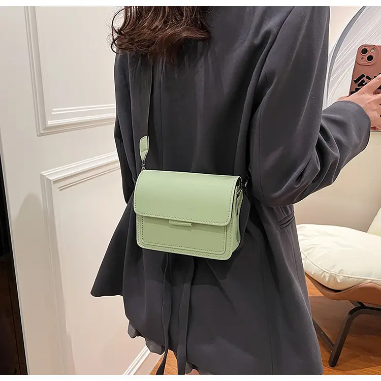 New Small Crossbody Bag for Women Brown 2022 — feature 22