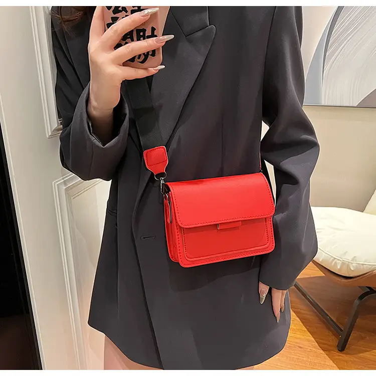 New Small Crossbody Bag for Women Brown 2022 — feature 28