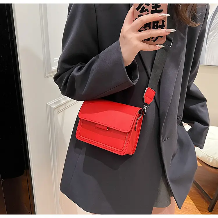 New Small Crossbody Bag for Women Brown 2022 — feature 29