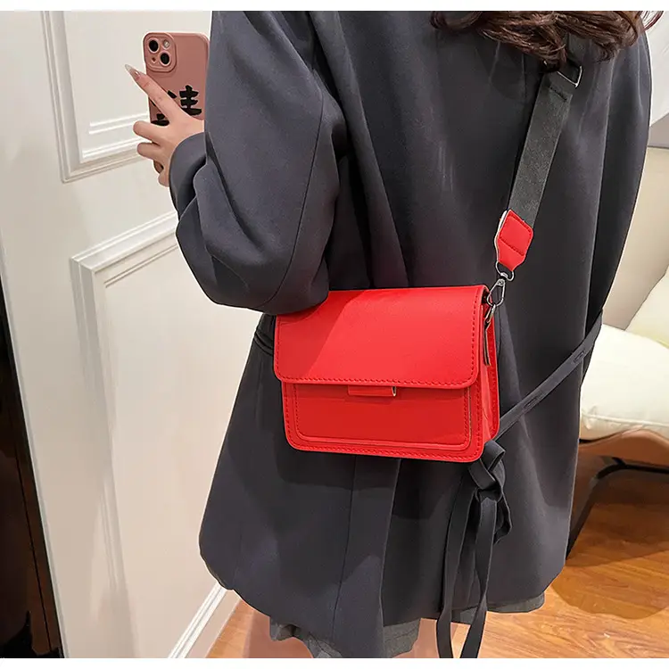 New Small Crossbody Bag for Women Brown 2022 — feature 30