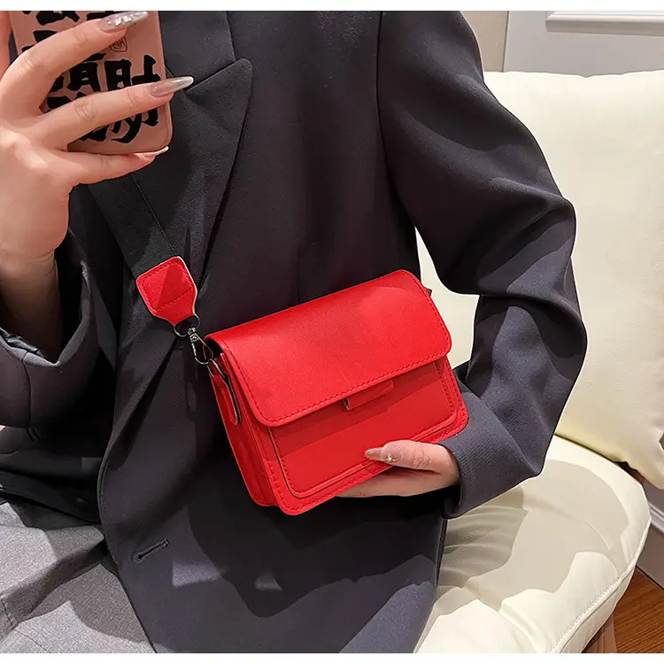 New Small Crossbody Bag for Women Brown 2022 — feature 31