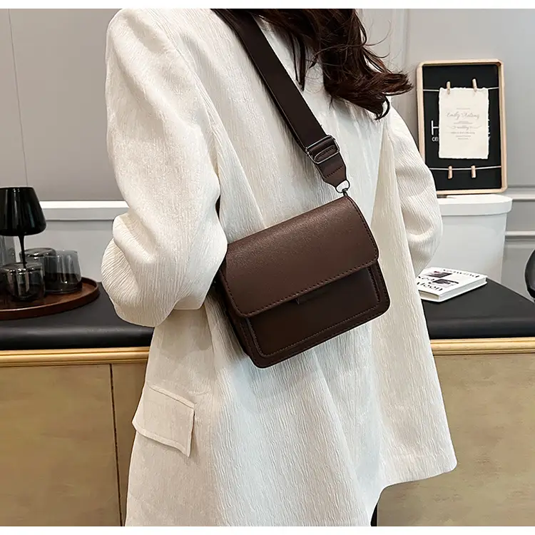 New Small Crossbody Bag for Women Brown 2022 — feature 33