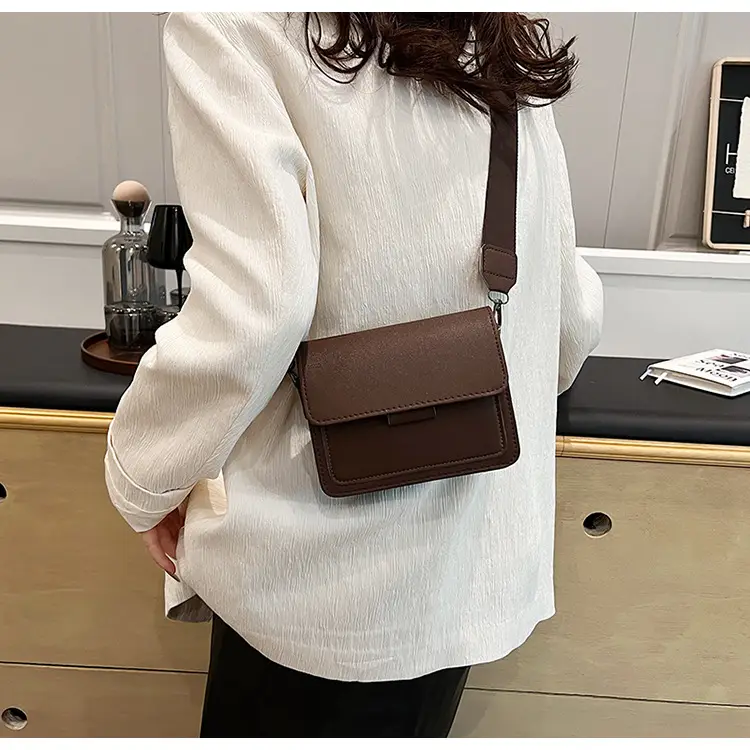 New Small Crossbody Bag for Women Brown 2022 — feature 35
