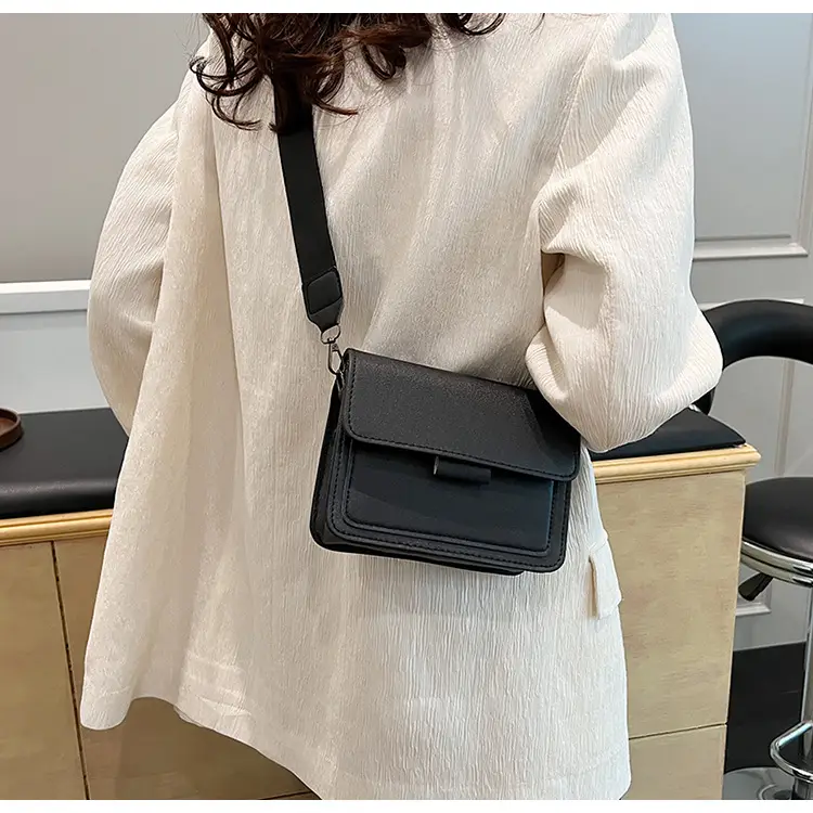 New Small Crossbody Bag for Women Brown 2022 — feature 39