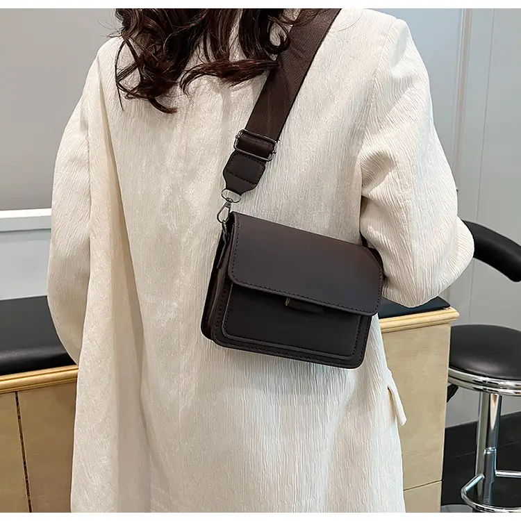 New Small Crossbody Bag for Women Brown 2022 — feature 40