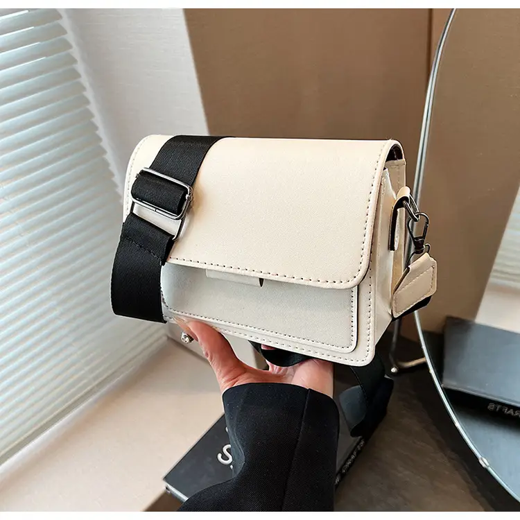 New Small Crossbody Bag for Women Brown 2022 — feature 42