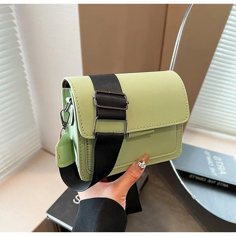 New Small Crossbody Bag for Women Brown 2022 — feature 43