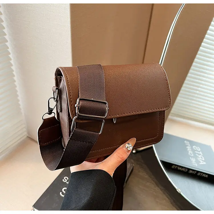 New Small Crossbody Bag for Women Brown 2022 — feature 44
