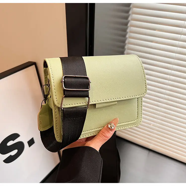New Small Crossbody Bag for Women Brown 2022 — feature 46