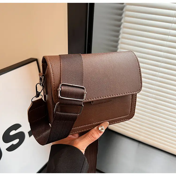 New Small Crossbody Bag for Women Brown 2022 — feature 47
