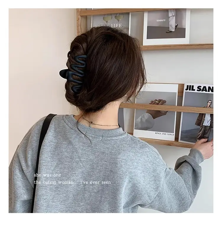 High-Grade Wave Shark Hair Clip for Women — feature 6
