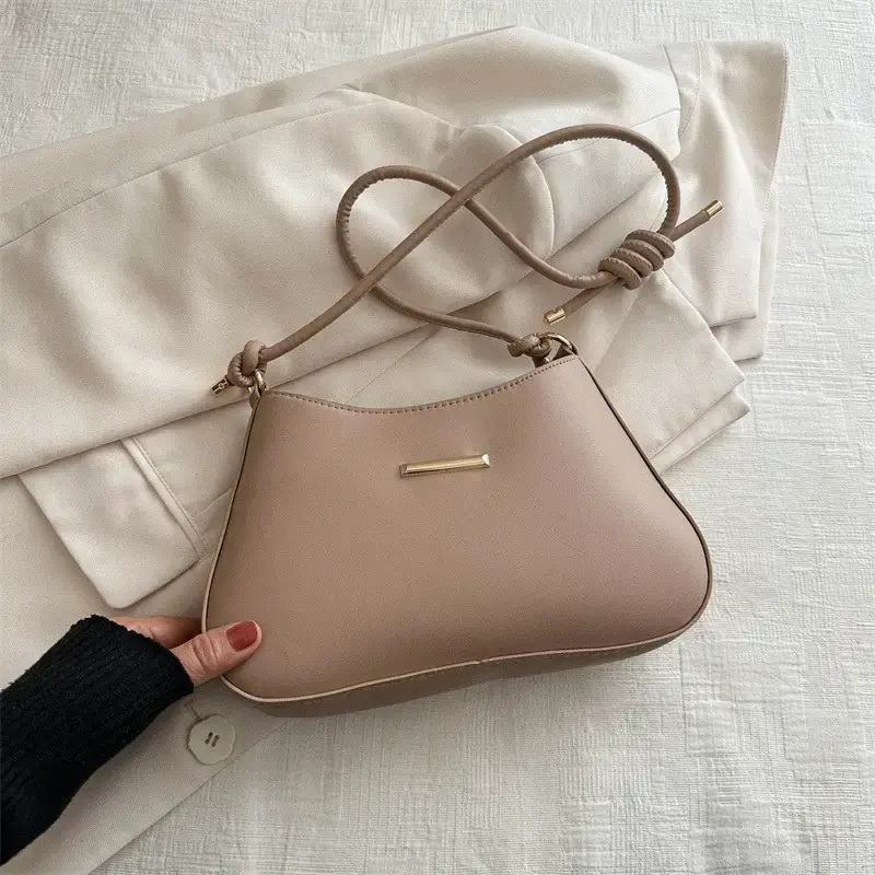 White Shoulder Bag for Women Spring New Commute - Image 2