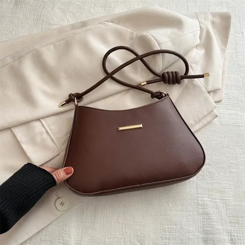 White Shoulder Bag for Women Spring New Commute - Image 3