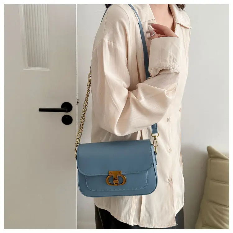 Retro Style Women's Shoulder Bag Beige Gold Clasp — feature 21
