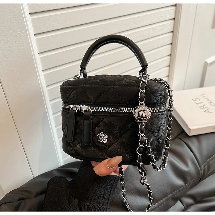 White Rhombic Chain Mini Shoulder Bag for Women — feature 14