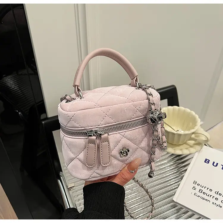 White Rhombic Chain Mini Shoulder Bag for Women — feature 18