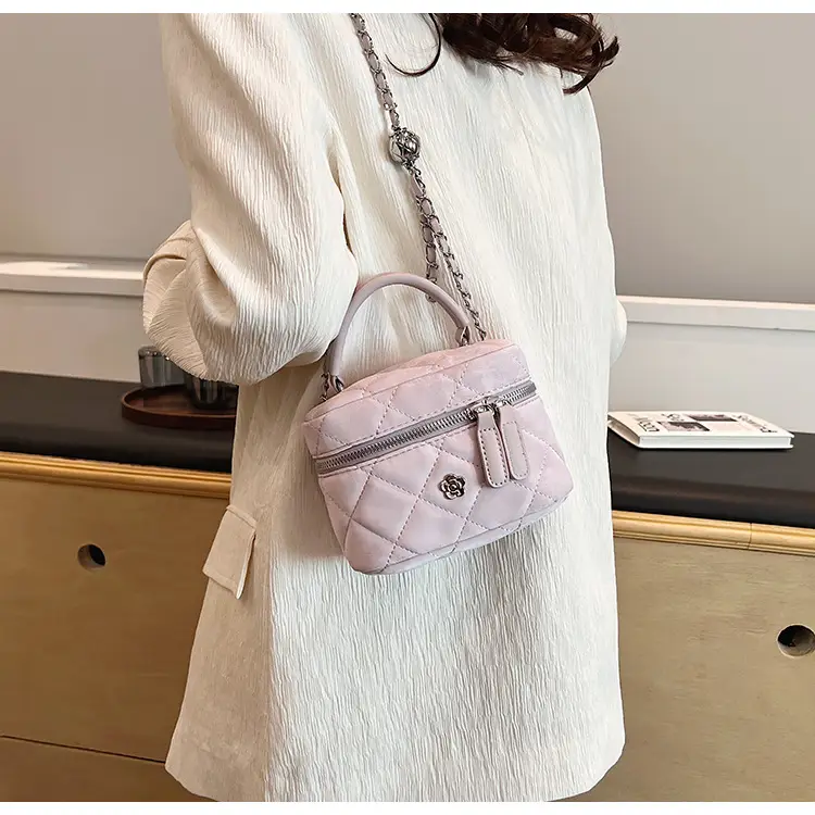 White Rhombic Chain Mini Shoulder Bag for Women — feature 25