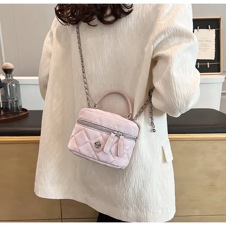 White Rhombic Chain Mini Shoulder Bag for Women — feature 26