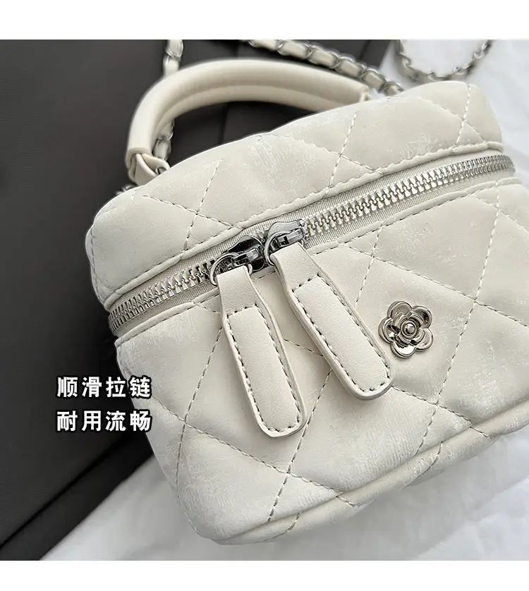 White Rhombic Chain Mini Shoulder Bag for Women — feature 5