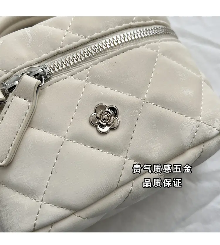 White Rhombic Chain Mini Shoulder Bag for Women — feature 7