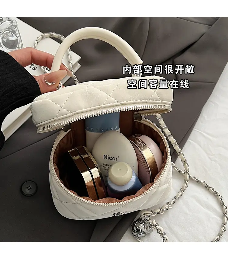 White Rhombic Chain Mini Shoulder Bag for Women — feature 9