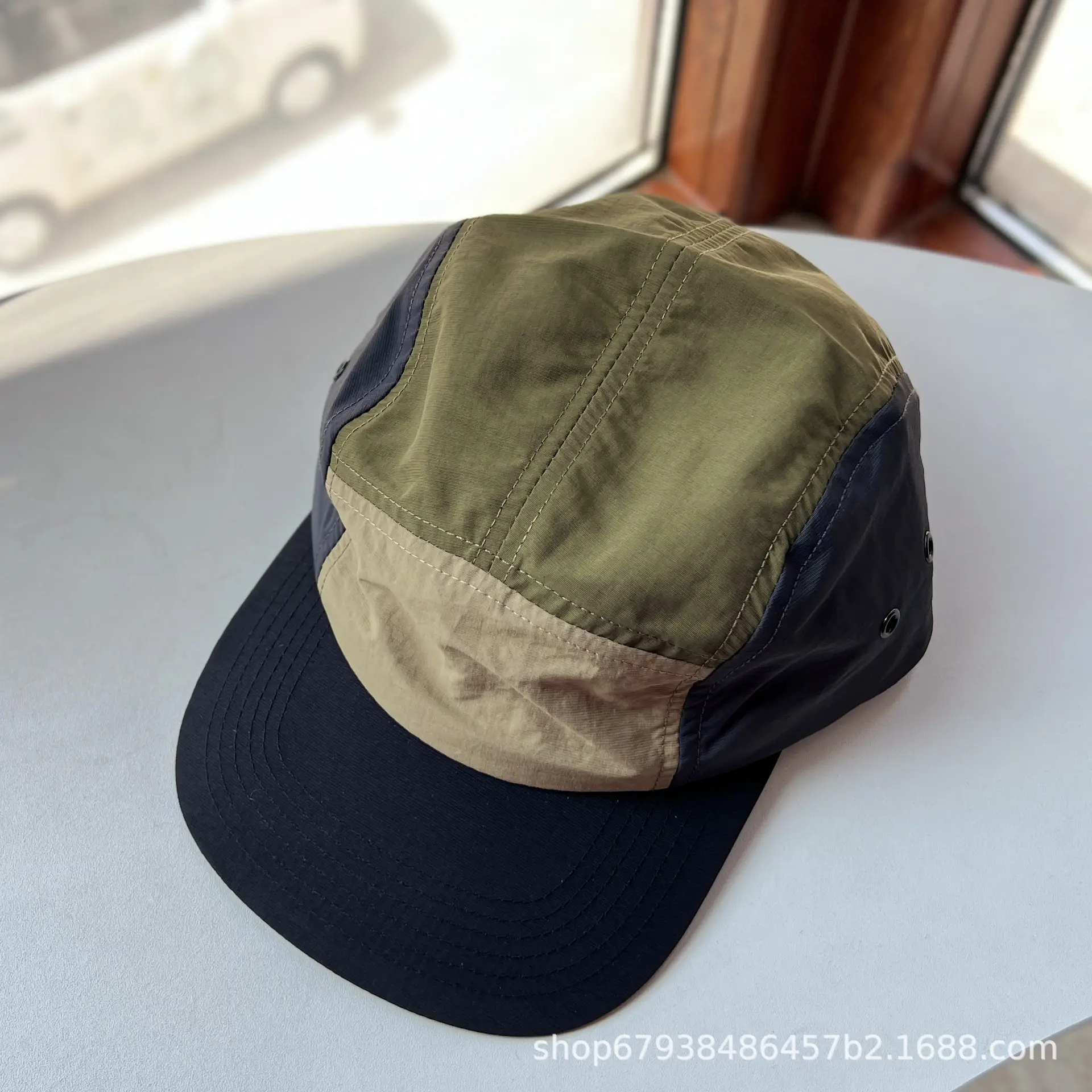Men's Color Changing Sun Hat with Blue Green Trim - Image 4