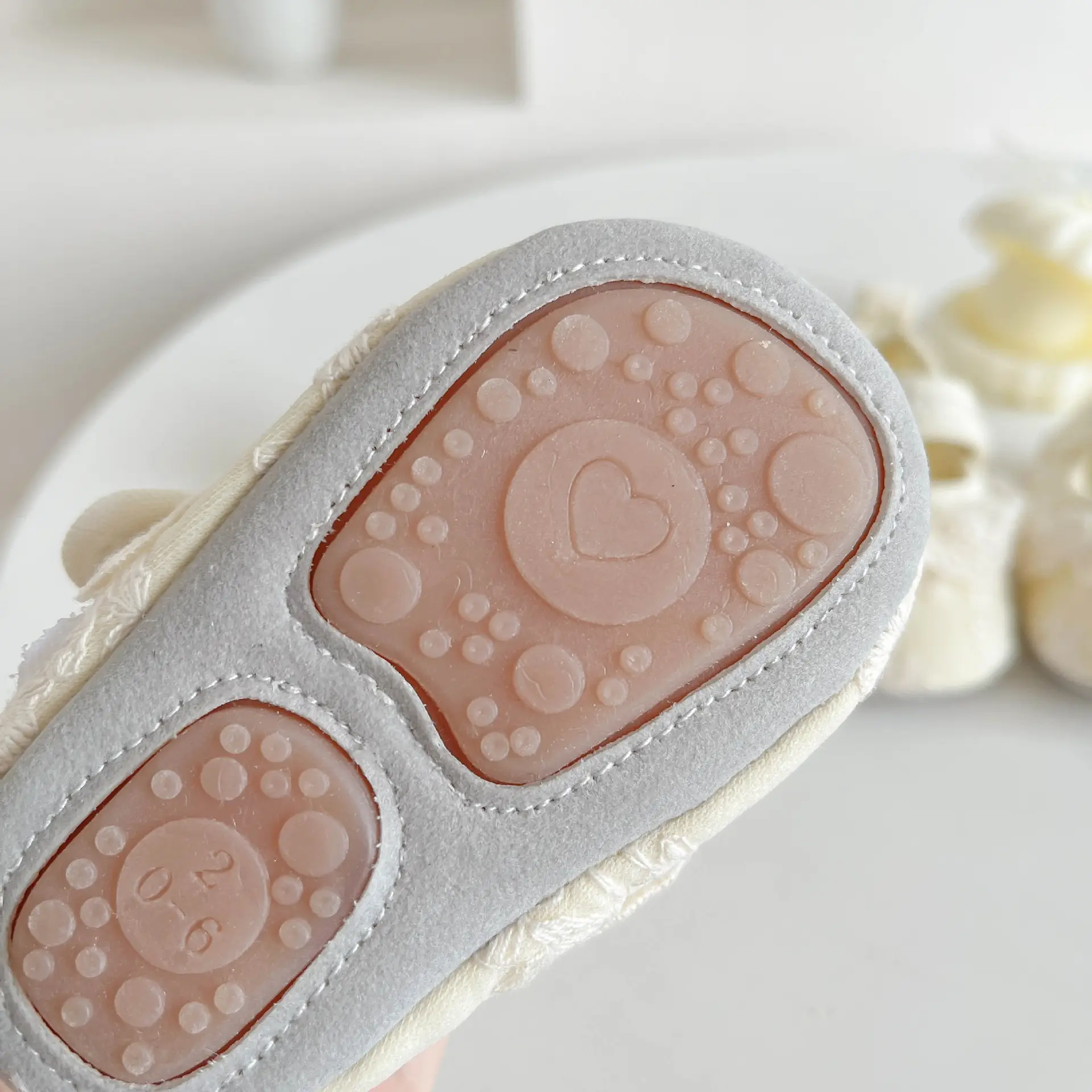 Newborn Lace Baby Shoes White Non-Slip Floor — feature 10