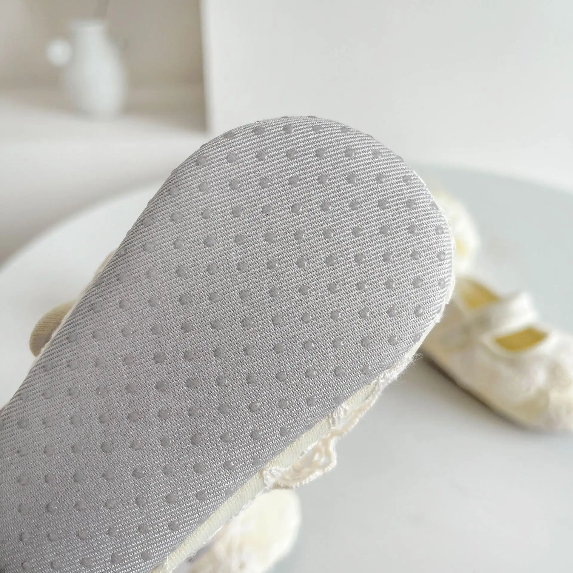 Newborn Lace Baby Shoes White Non-Slip Floor — feature 11