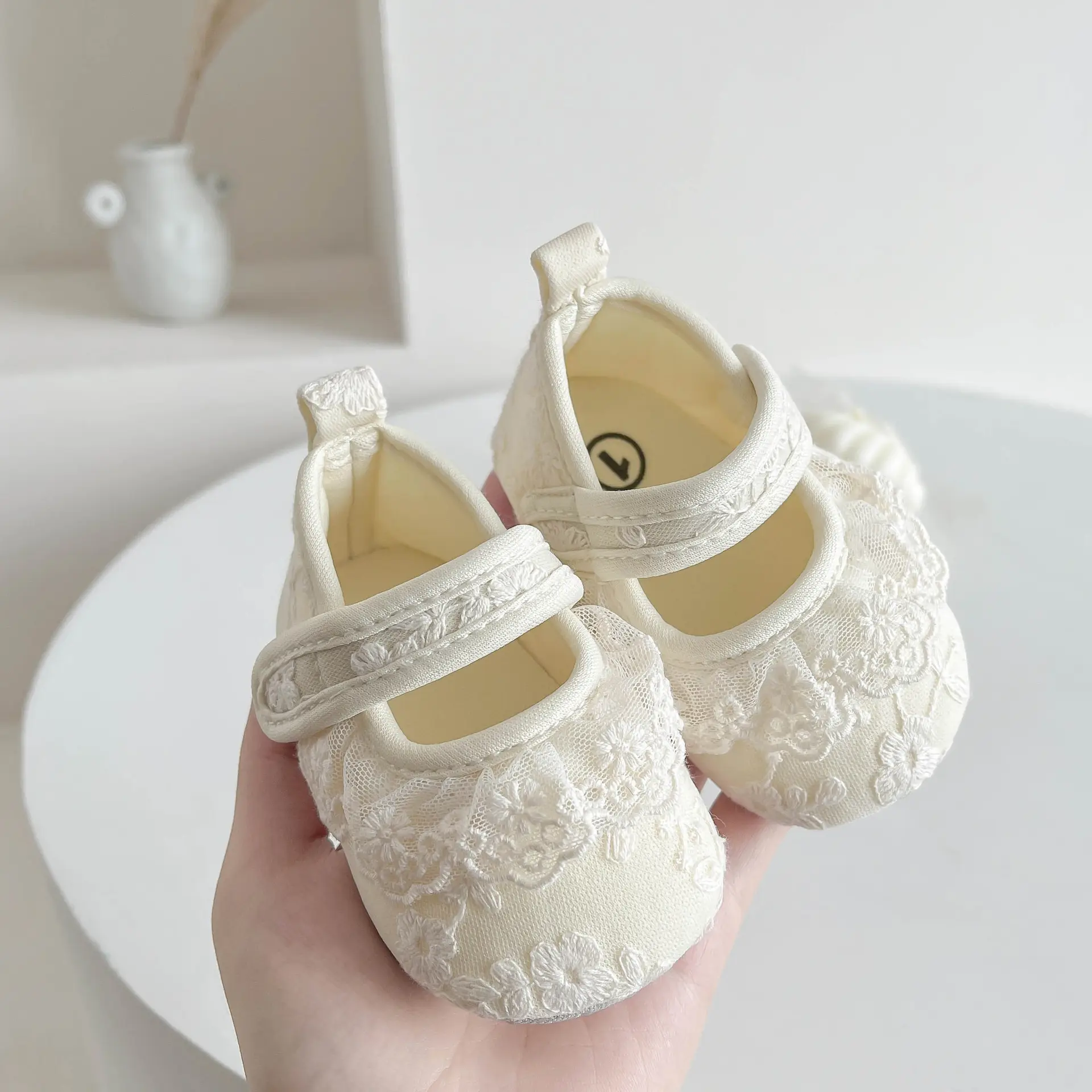 Newborn Lace Baby Shoes White Non-Slip Floor — feature 3
