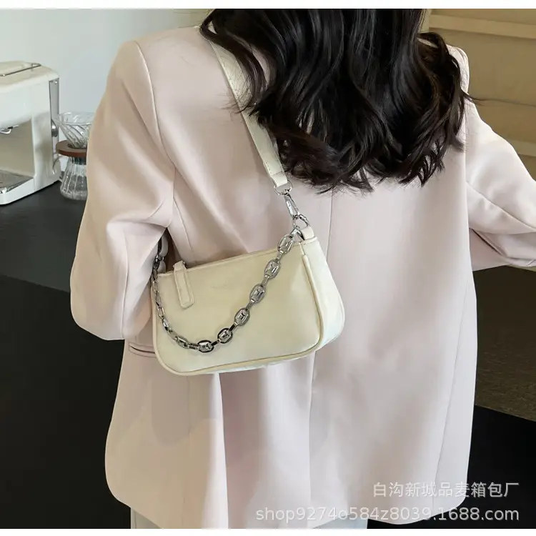 Black Chain Shoulder Bag for Women 2026 — feature 15