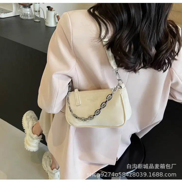 Black Chain Shoulder Bag for Women 2026 — feature 16