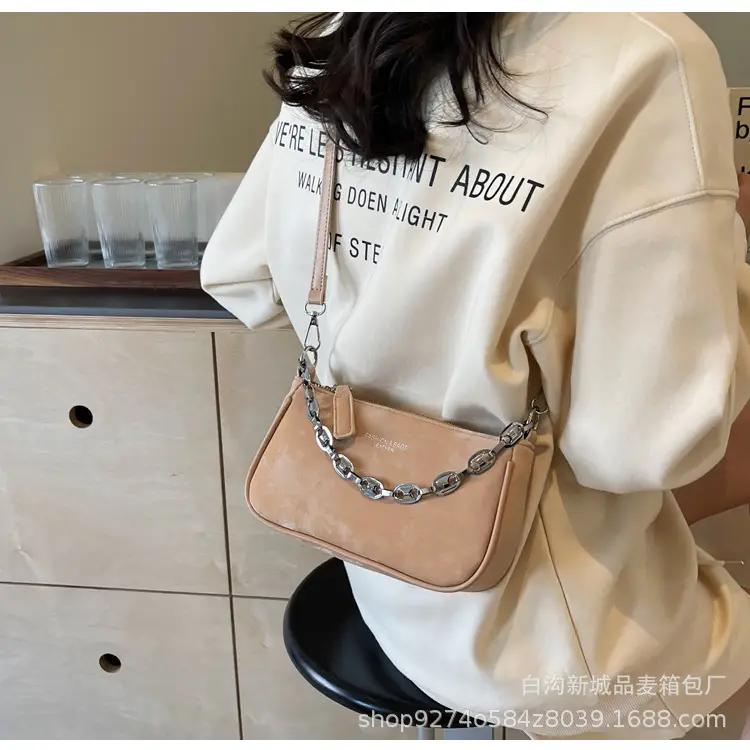 Black Chain Shoulder Bag for Women 2026 — feature 31