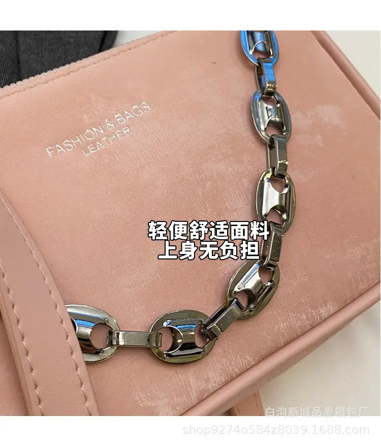 Black Chain Shoulder Bag for Women 2026 — feature 5