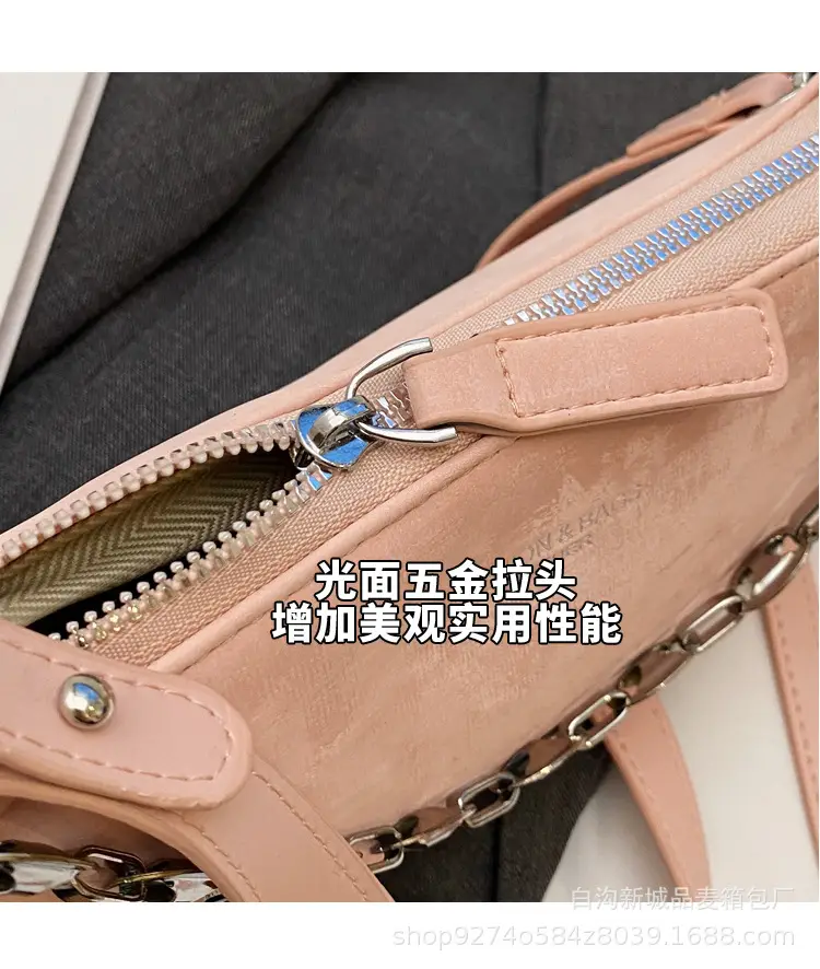 Black Chain Shoulder Bag for Women 2026 — feature 6