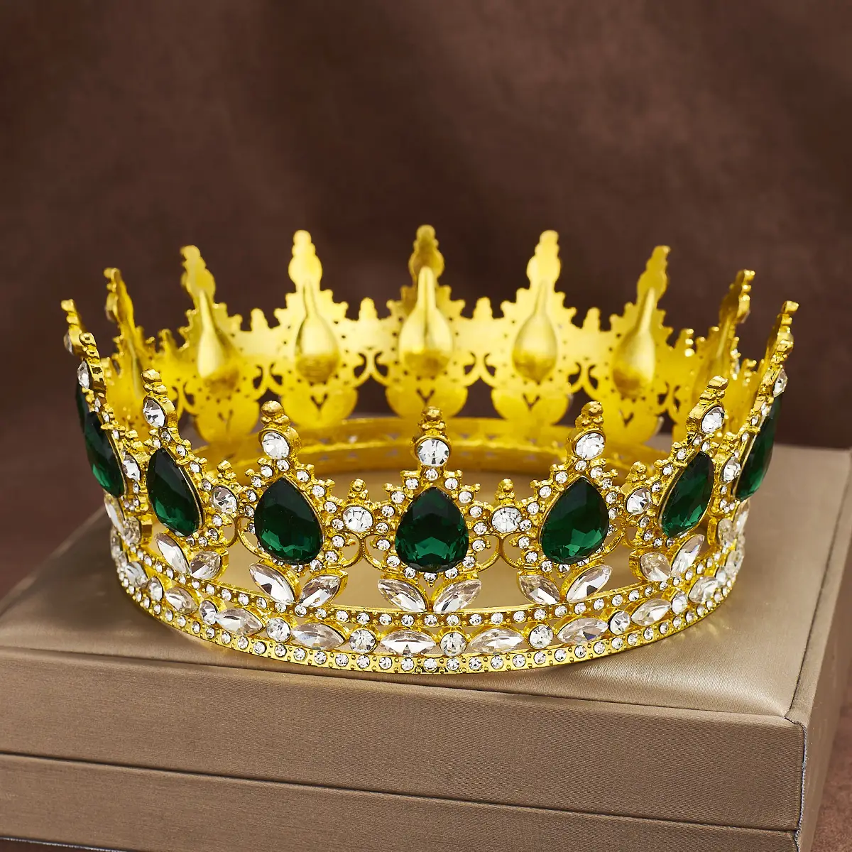 European Baroque Full Circle Rhinestone Crown Hair Accessory — feature 15