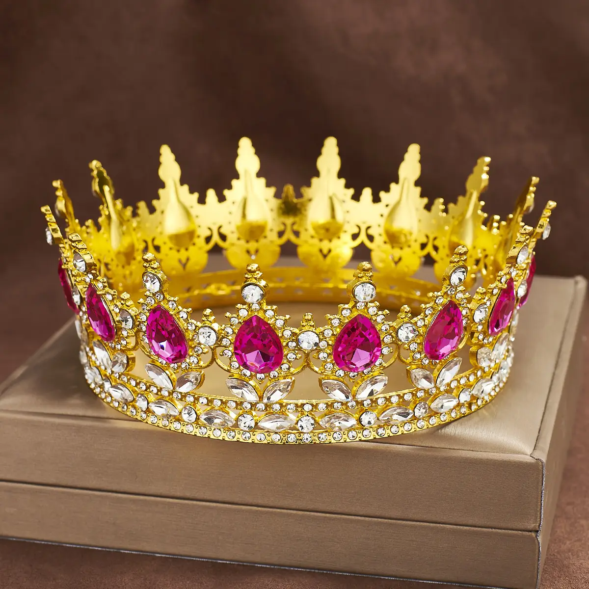 European Baroque Full Circle Rhinestone Crown Hair Accessory — feature 17