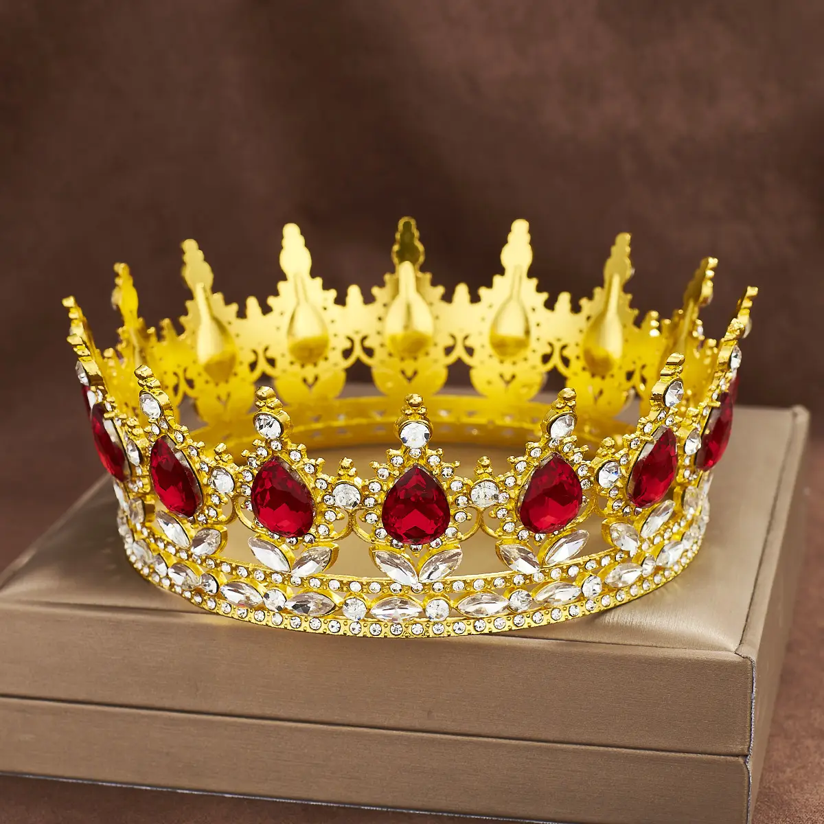 European Baroque Full Circle Rhinestone Crown Hair Accessory — feature 19