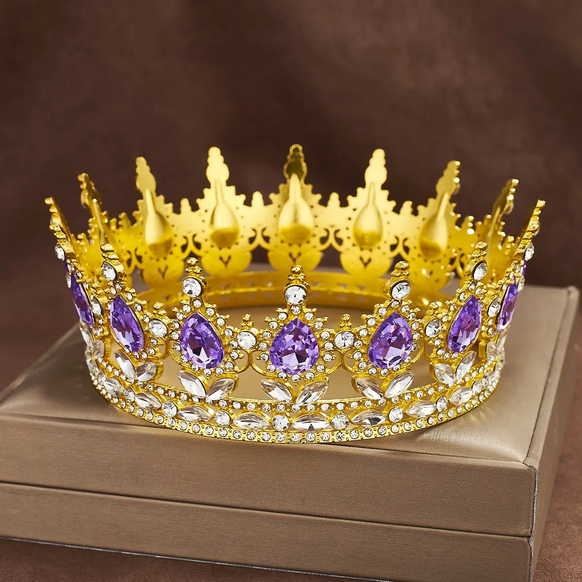 European Baroque Full Circle Rhinestone Crown Hair Accessory — feature 9