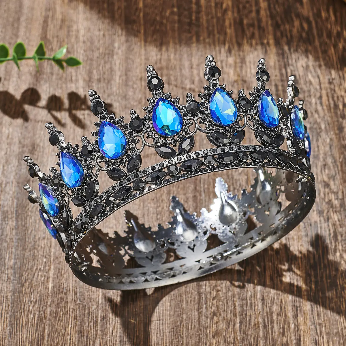 European Baroque Full Circle Rhinestone Crown Hair Accessory — feature 32