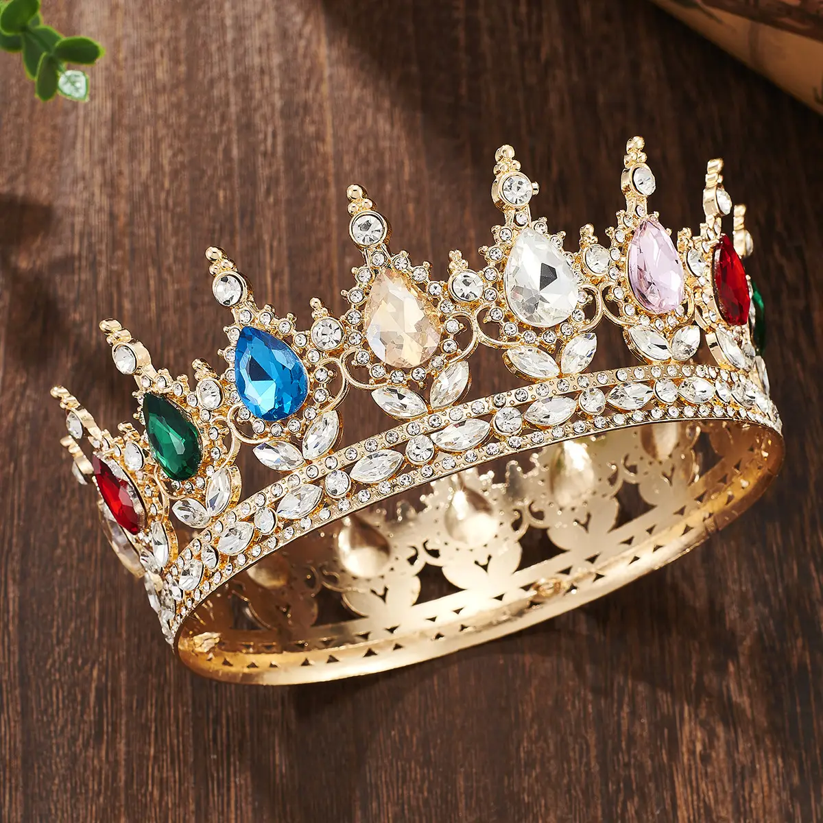 European Baroque Full Circle Rhinestone Crown Hair Accessory — feature 29