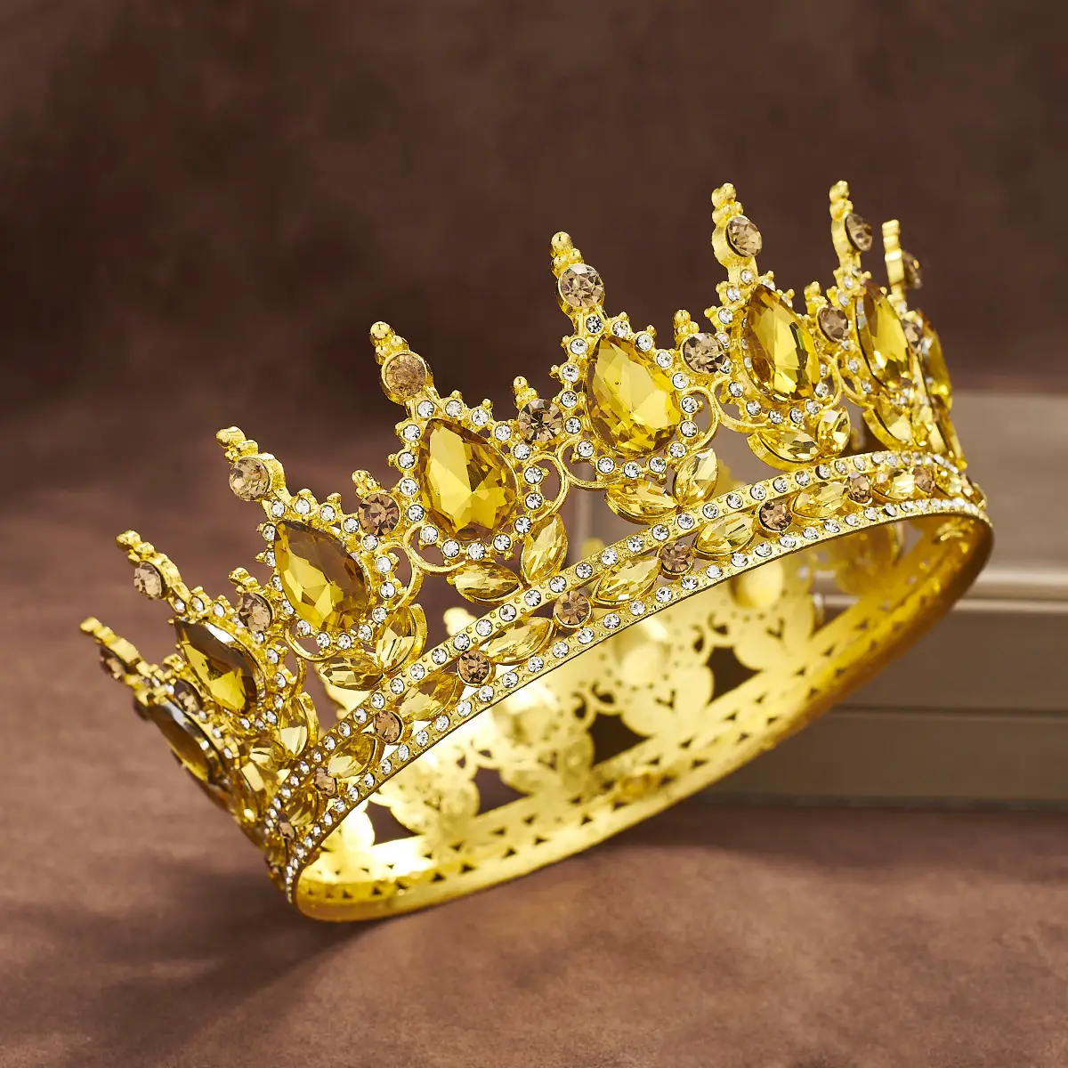 European Baroque Full Circle Rhinestone Crown Hair Accessory - Image 5