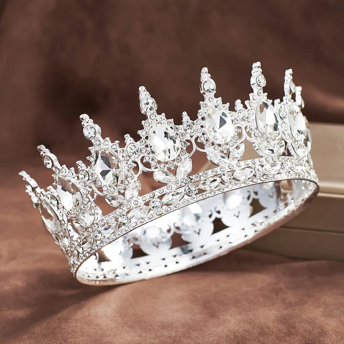 European Baroque Full Circle Rhinestone Crown Hair Accessory - Image 9