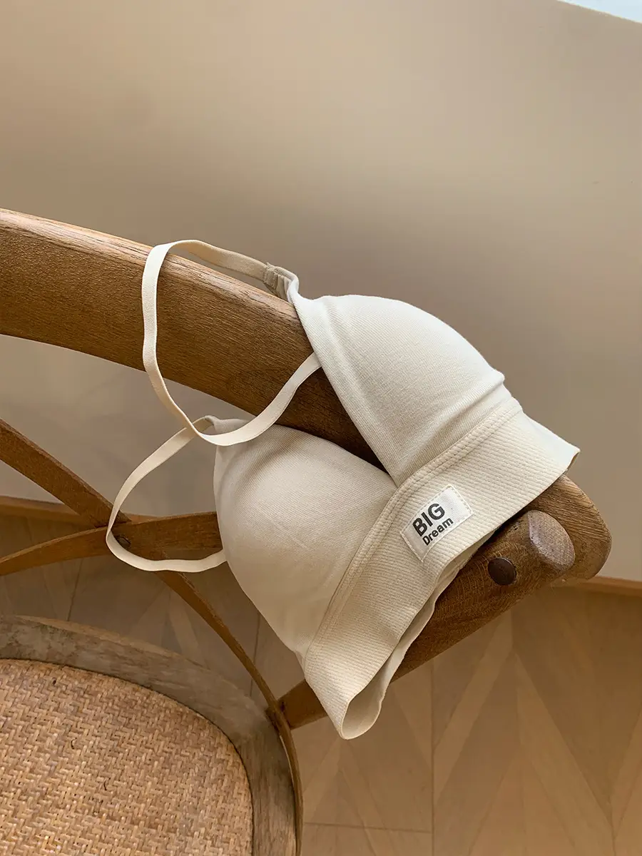 French-Style Triangle Cup Bra for Women with Large Busts, Makes the Bust Look Smaller, No Empty Cup, Popular Sexy Wireless Bra, 2026 New Model — feature 4